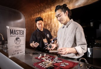 “생맥주 맛과 품질, 국가 공인급으로 관리한다!” 오비맥주, 고용노동부 인증 ‘생맥주 관리사(MDM)’ 자격 제도 도입